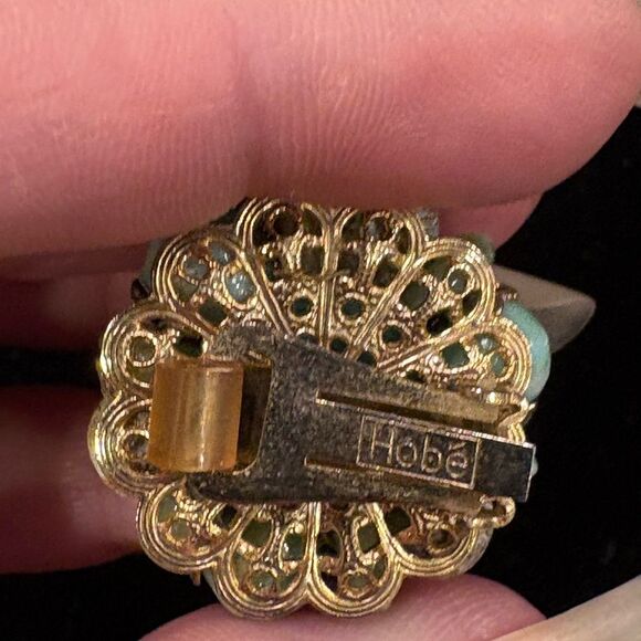 Hobe Vintage Green Clip On Earrings - Picture 2 of 5